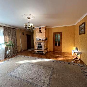 Продається двоповерховий будинок