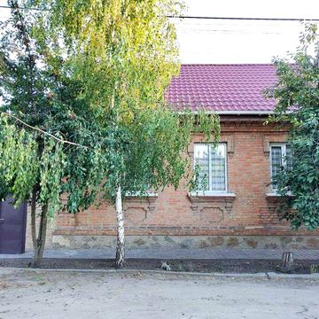 Продам двоповерховий будинок в центрі міста від власника