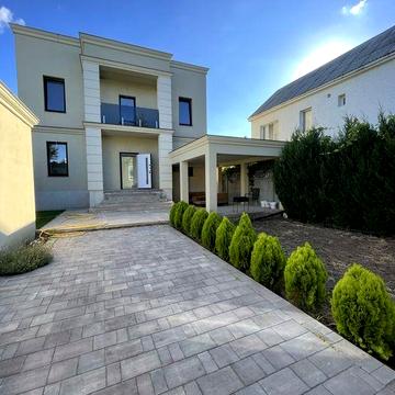 Будинок в Совіньоні. Перша лінія.