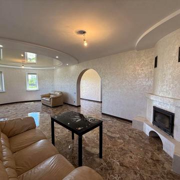 Продається будинок  з  новим Ремонтом