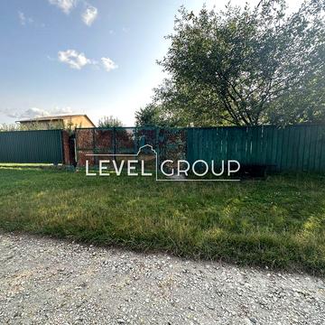Цегляний будинок з газом у центрі села