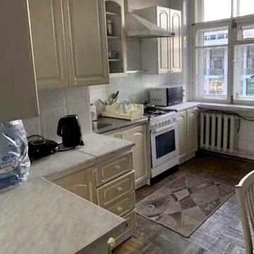 Продам 3-комн. сталинку Европейский бульвар