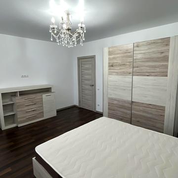 None 125000.0 USD