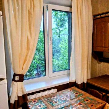 Продаж 2 квартири  вул. Пархоменко, 4