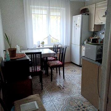 Продам квартиру 1 кімнатну вул.Лавреньова 1/9пан., 36/18/9