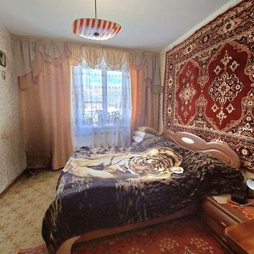 Велика 2к квартира в центрі Гостомеля