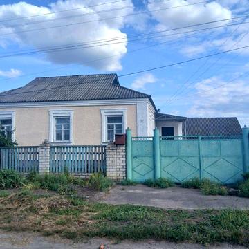 Продається будинок у м. Глухів, площею 89 м² з літньою кухнею