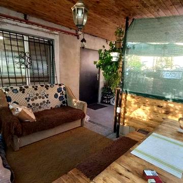 ПРОДАМ 2-кімнатну квартиру на землі в самому центрі м.Самар.

Площа кв