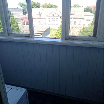 Продається однокімнатна квартира в центрі по вул Гоголя 15.