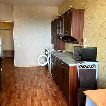 Продам 3 кімнатну кв-ру Алматинська 8\13 цегл. район ДВРЗ