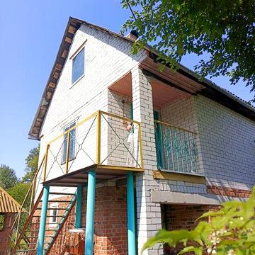 Продаж дачі з каміном ,гаражем та альтанкою