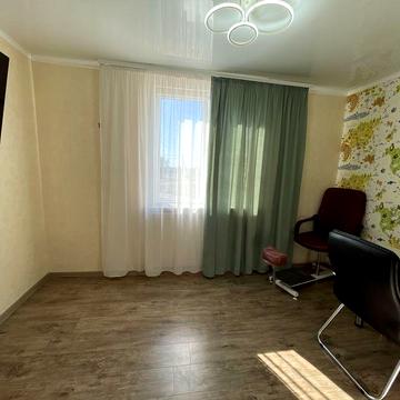 Продам 3-х кімнатну квартиру на першому поверсі вул.Паркова