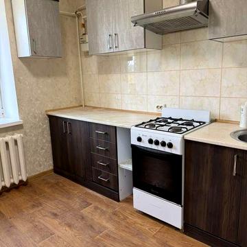 Сдам большую однокомнатную квартиру Красный камень