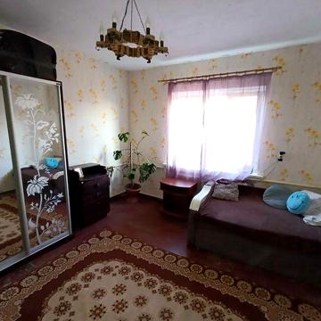 Аренда 1-ком квартиры ул. Днепровская, есть место для авто + дворик