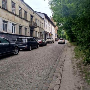 Дворівнева квартира біля Форуму