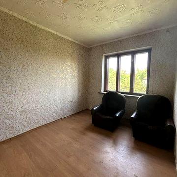 Продається двокімнатна квартира в с. Острів