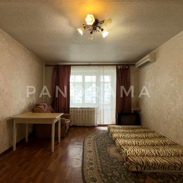 Продається 1 кімнатна в центрі міста