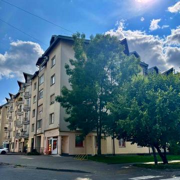 Продам велика квартиру у Львові