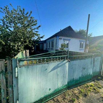 Продається будинок у селі, 60 соток, цегляний, асфальт до двору!