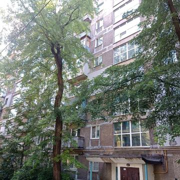 Будівельників вул., 14