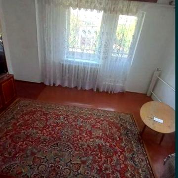 Продам 3 -х кімнатну квартиру у двоповерховому будинку