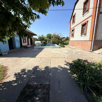 Продам житловий будинок в місті Глобине. Торг.