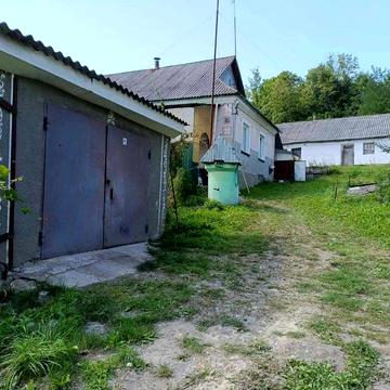 Продаж будинку та присадибної ділянки.