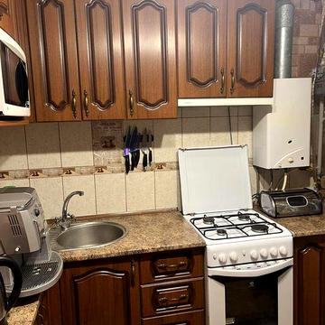 Продается 3 ком квартира ул.МИРОВИЧА 7 с отличным ремонтом и мебелью