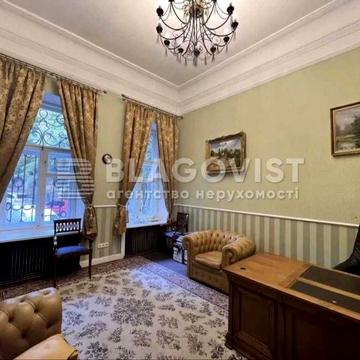 110квПродається 2к квартира вул Ольгинська 2/1 Хрещатик метро