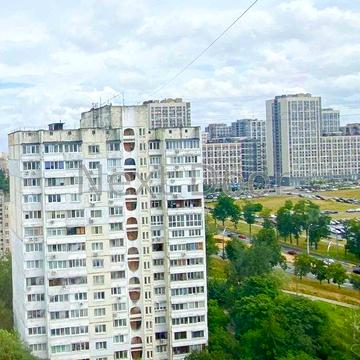 Продам однокімнатну квартиру навпроти ТРЦ Ретровіль.