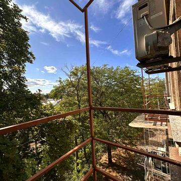 Продам квартиру 120кв.под ремонт.