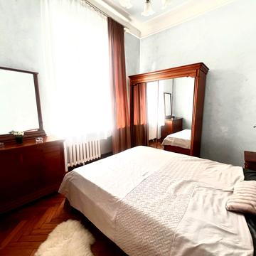 Саксаганського вул., 30-Б
