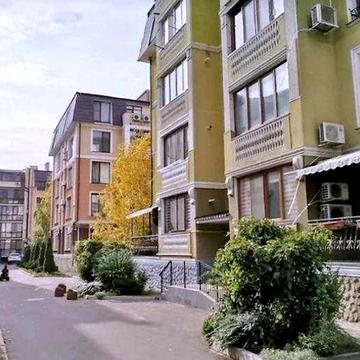Продам 2-уров. квартиру с видом на море, 132 м.кв., паркинг на 2 авто