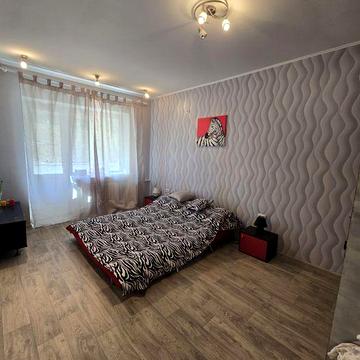 Продам 2х комнатную метро  Индустриальная