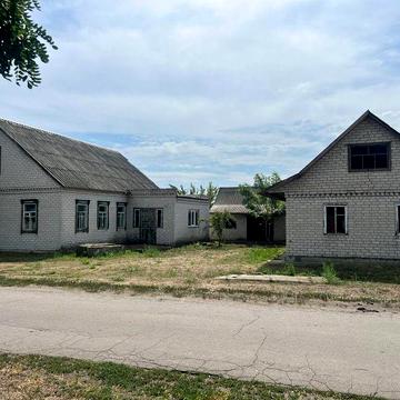 Продається просторий будинок у с. Спаське