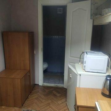 Святошин, Чобану 15 (метро Святошин -Житомирська 15 хв. пішки).