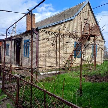 Будинок в центрі смт Софіївка