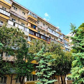 Затишна 1 кім квартира, середній поверх, газ. Подільський район