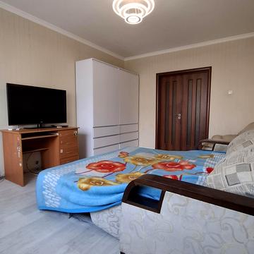 Тростянецька вул., 3