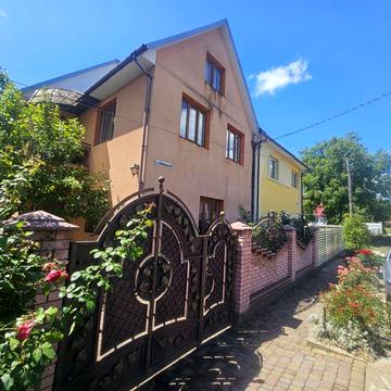 Продаж будинку  Чернівці