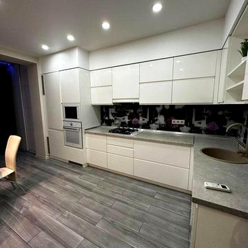 Власник.Продам 3-х кімнатну квартиру в ЖК Дніпровська Брама. 74 кв.м ЖК Дніпровська Брама
