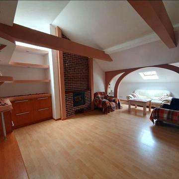 Здається 3  кімнатна квартира