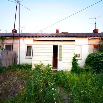 1 комн.квартира 40м2 свой участок гараж сарай конец ул.Роганская