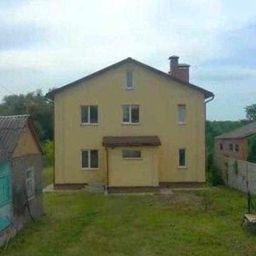 Продам 2-х поверховий дім в Дергачах на 22 сотках приватизованої землі