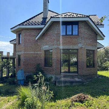 Продам двоповерховий будинок з дуже гарним кваєвидом