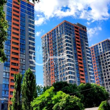 Миколи Гулака вул., 4
