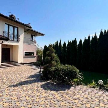 Великий будинок 250 м² + 10 соток біля Львова — ціна нижча ринку