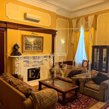 Заньковецької вул., 7