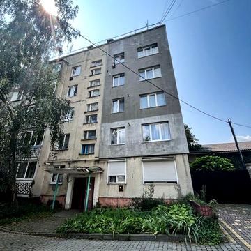 3-кімнатна в центрі Снятина з євроремонтом на першому поверсі