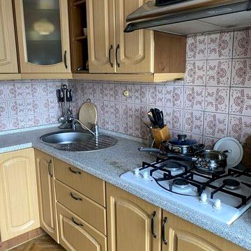 Двокімнатна квартира на Фурманова з косметичним ремонтом